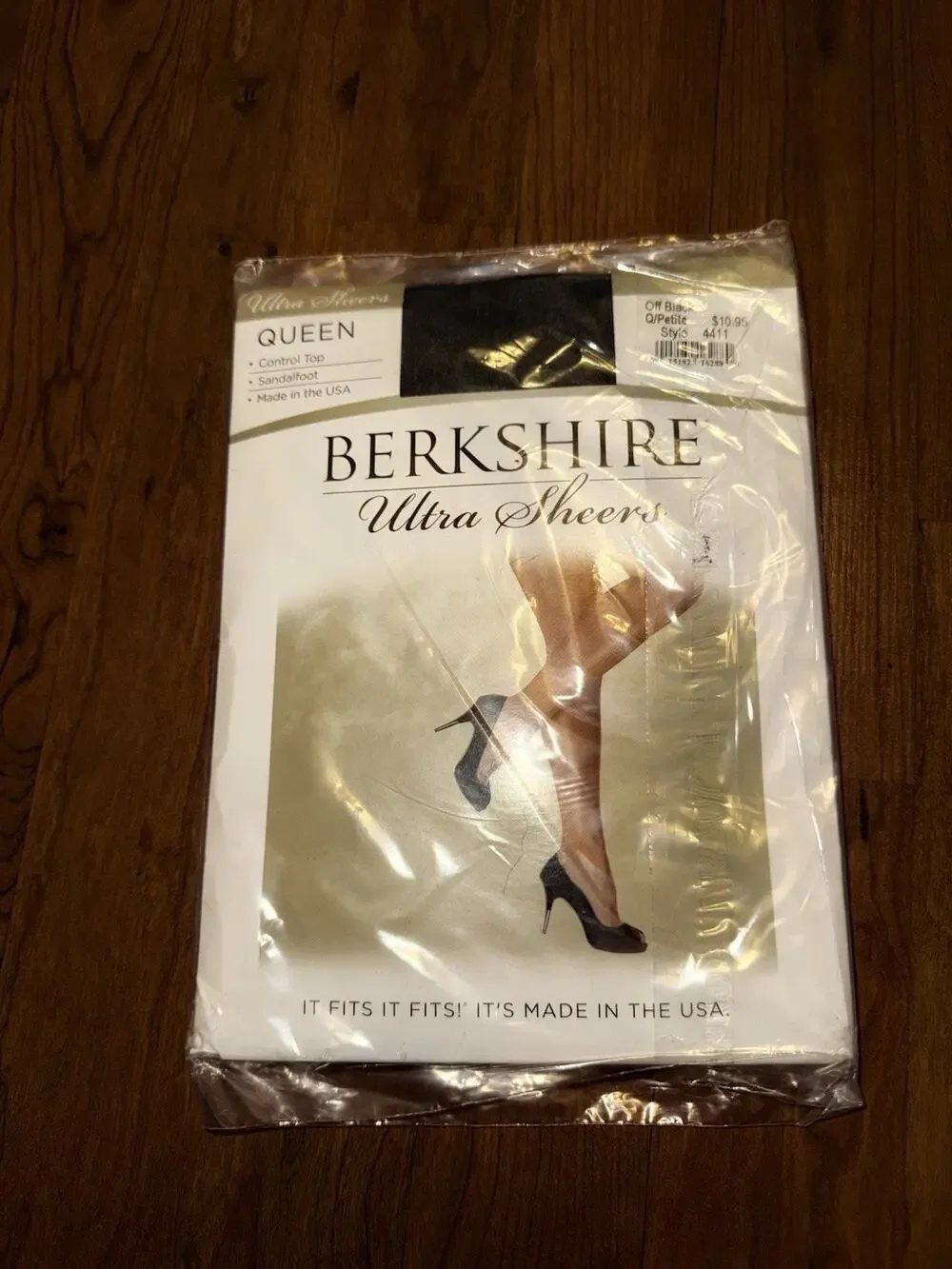 Berkshire Ultra Sheers Pantyhose Q/Petite Off Black Style 4411 USA